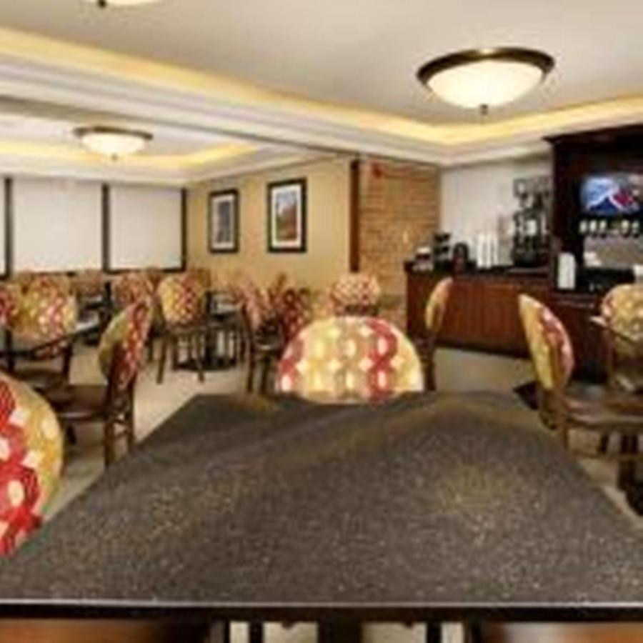 Hotel Lotus Kansas City Merriam Extérieur photo
