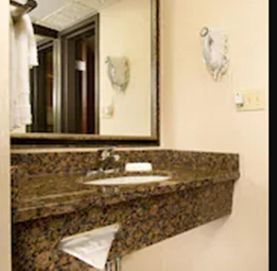 Hotel Lotus Kansas City Merriam Extérieur photo