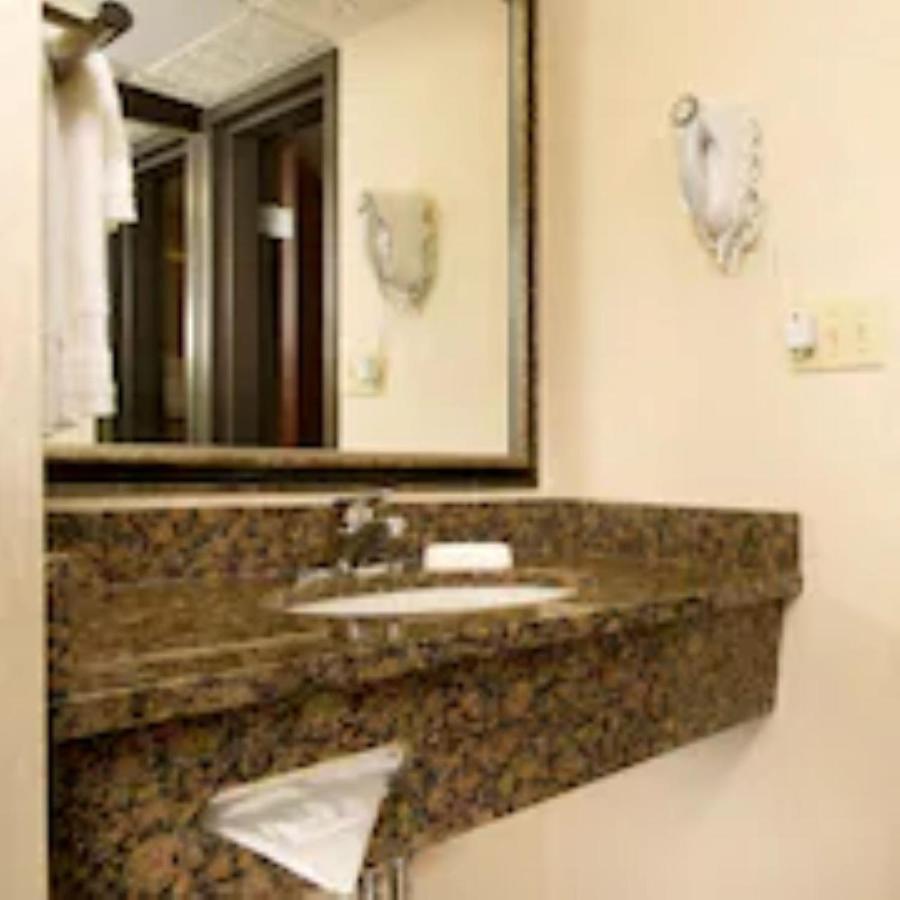 Hotel Lotus Kansas City Merriam Extérieur photo